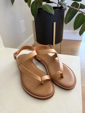 NWOB Joie Lennox Sz 9 Tan Leather Toe Strap Memory Foam Sandals